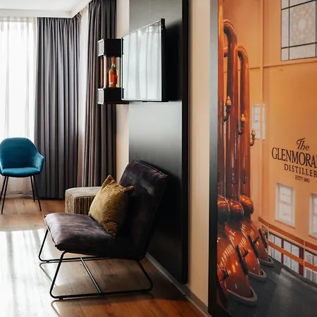 De Naaldhof 4*