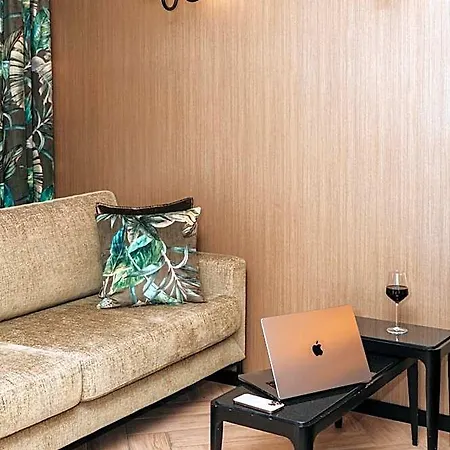 فندق De Naaldhof 4*