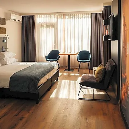 De Naaldhof 4* أوس