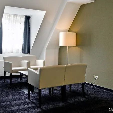 فندق De Naaldhof 4*