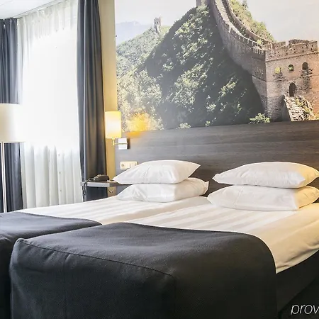 De Naaldhof Otel Oss