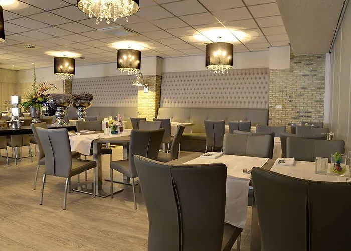 De Naaldhof Hotell 4*