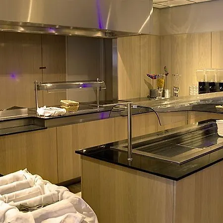 De Naaldhof 4*
