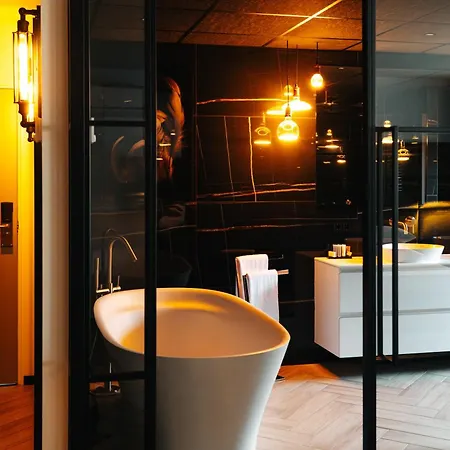 De Naaldhof فندق أوس