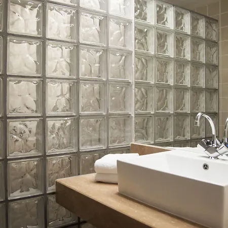 De Naaldhof فندق 4*