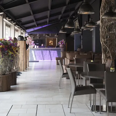 De Naaldhof فندق أوس