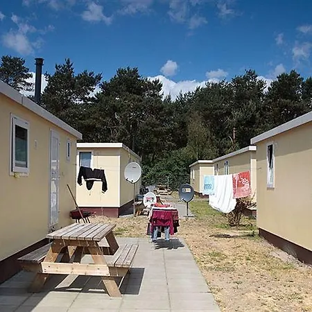 De Naaldhof 4* أوس